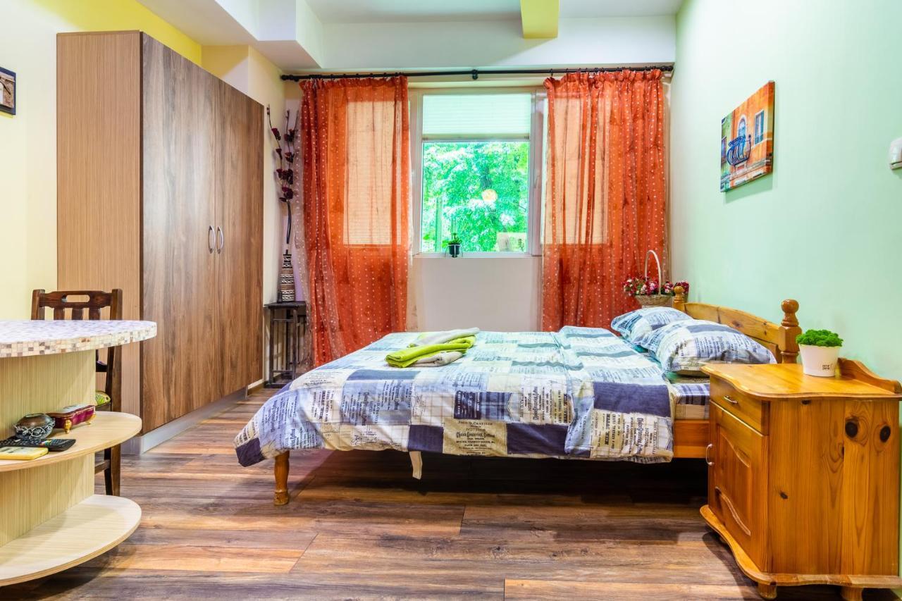 Barcelona Colorful Central Studio W Green Backyard Sofia Exterior foto